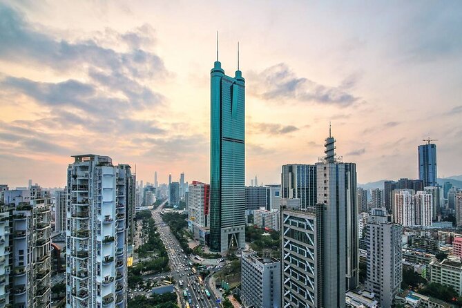 Private Shenzhen Day Trip from Guangzhou by Roundway Bullet Train - Shenzhen’s metro and the giant underground hub