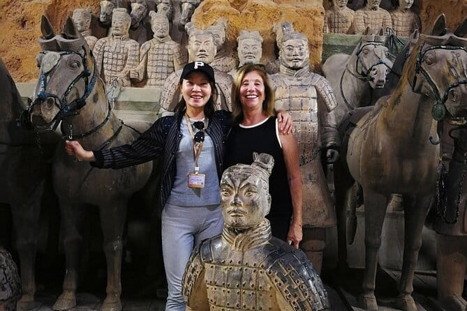 Private Terracotta Army 5-Hour Tour - Pit 2 and Pit 3: details beyond the famous view