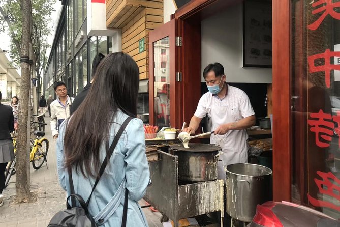 Private Tour: Beijing Hutong Night Walking and snacks Taste - What $100 per person really buys