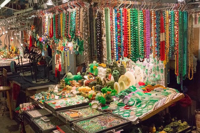 Private Tour: Customized 8-Hour Hong Kong City Tour - Banking, old streets, and a Taoist temple