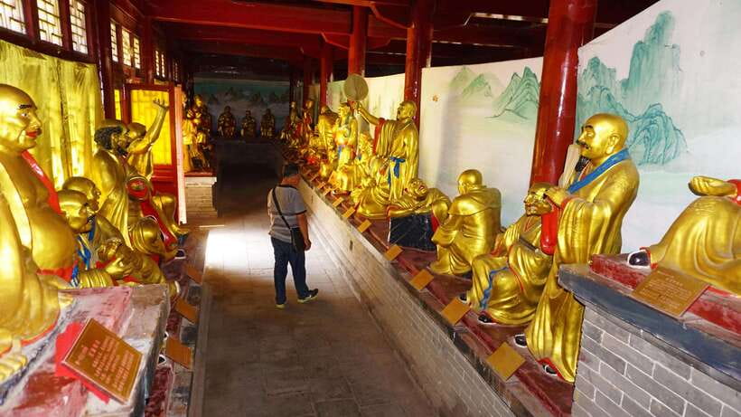 Private Tour: Longmen Grottoes, Shaolin Temple & Kungfu Show - Timing, crowds, and seasonal warnings