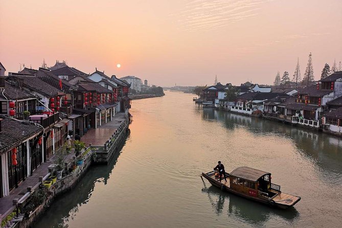 Private Tour of Shanghai Highlights and Zhujiajiao Water Town in One Day - Starting at the Bund with Shanghai’s biggest view