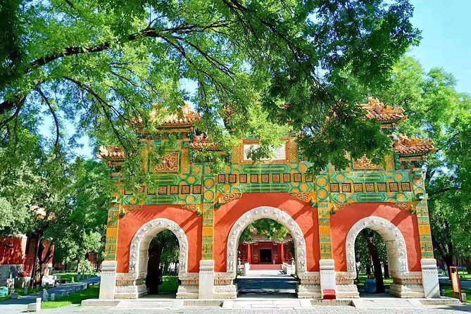 Private Tour: Temple of Heaven with Roast Duck and Acrobatic show - Peking duck brings the evening to the table