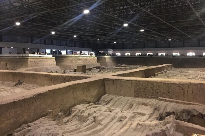 Private Tour: Terracotta Warriors& Foodie Tour and Seal Carving - City Wall views and a personal seal
