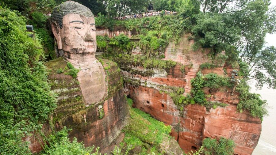 Private Tour to Leshan Giant Buddha & Huanglongxi Old Town - Is $218 per person a fair price?