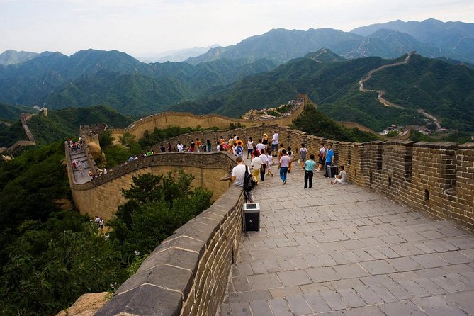 Private Transfer: Badaling Great Wall & Ming Tombs with VIP Pass - Who should book this experience?