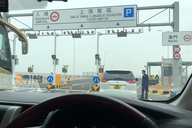Private Transfer: Hong Kong to Macau via Zhuhai Bridge - Crossing Hong Kong to Macau without changing vehicles