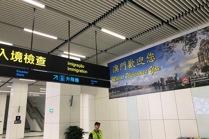 Private Transfer: Hong Kong to Macau via Zhuhai Bridge - Communication and meeting-point details
