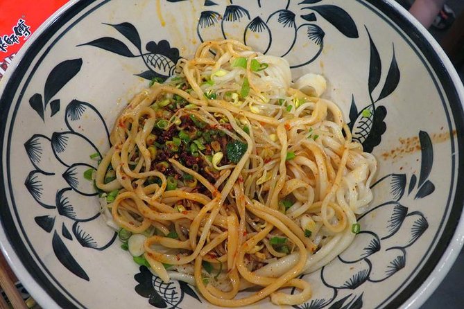 Private Xi’an Night & Food Tour by Tuk Tuk and Public Transportation - From street food to the Giant Wild Goose Pagoda