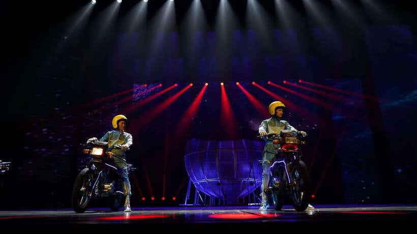 Red Theatre Beijing Acrobatic Show Tickets - Communication is a major part of the experience