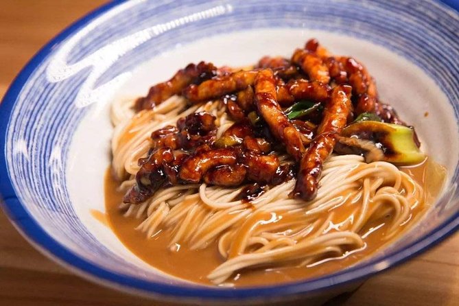 Secret Noodle and Wonton in Shanghai Alleyways with Local Beer - The guide can make or break the meal
