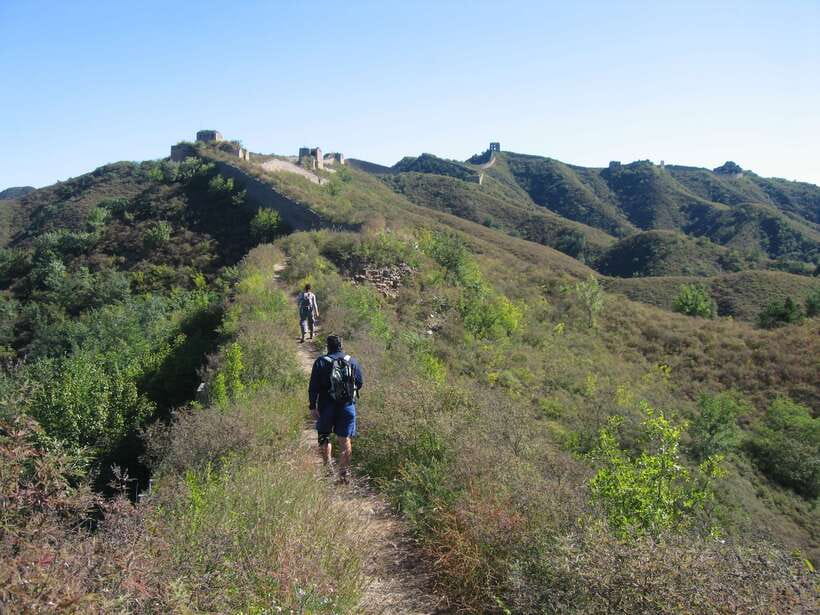 Self-guided challenging hiking from Jinshanling to Gubeikou - The 40-minute climb to East Five-Eye Watchtower