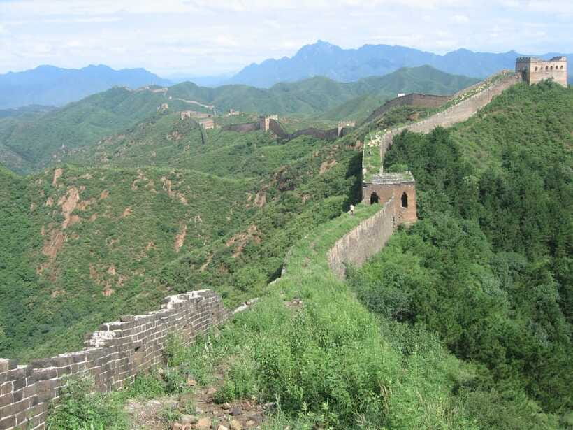 Self-guided challenging hiking from Jinshanling to Gubeikou - The trail to Jinshanling West