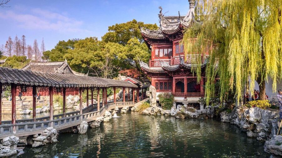Shanghai: 4-Hour Guided City Highlights Tour - Jade Buddha Temple: a window into daily religious life