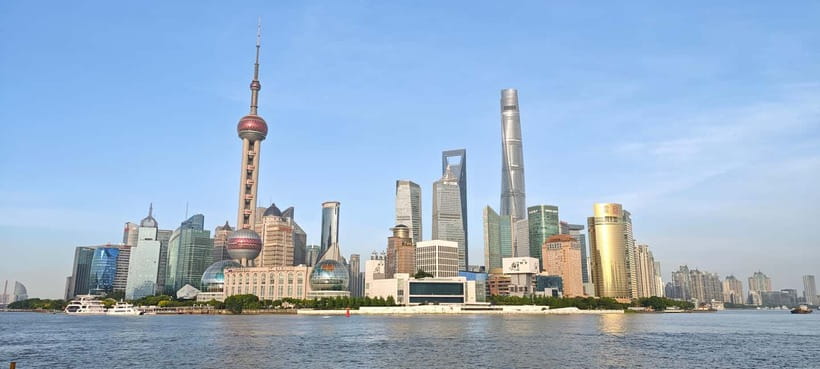 Shanghai: After Dark Dinner and Huangpu River Night Cruise - What $126 per person really buys
