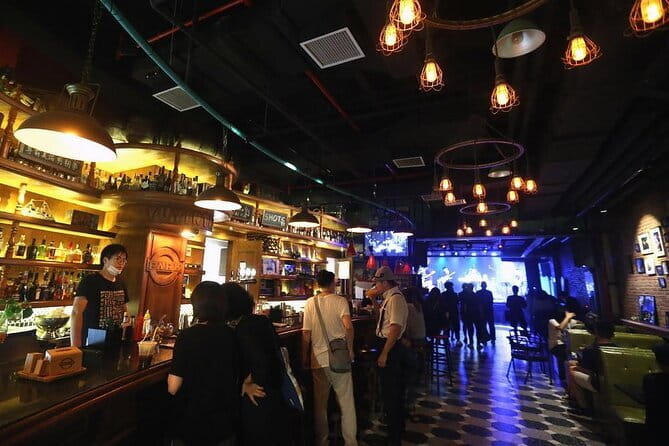 Shanghai bar hopping tour in the former french concession - Why a guided bar crawl works well in Shanghai