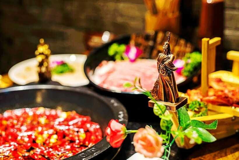 Shanghai By Night: Amazing River Cruise and Hot Pot Dinning - What the $173 price really includes