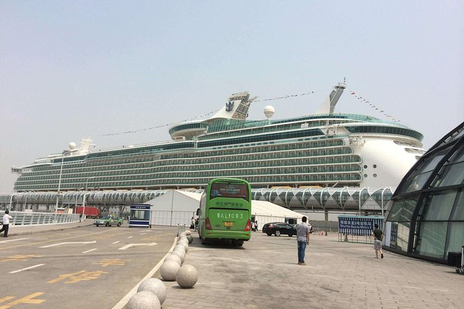 Shanghai Cruise Ports Private Arrival Transfer to Hotel in English Services - What the private vehicle means for your group