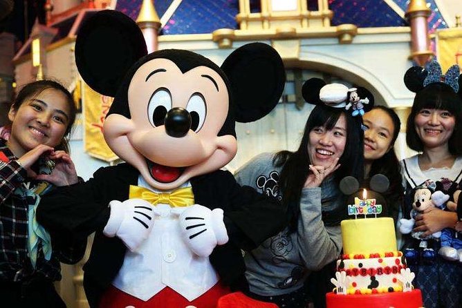 shanghai Disney tour - How the guide helps, and where the guide stops