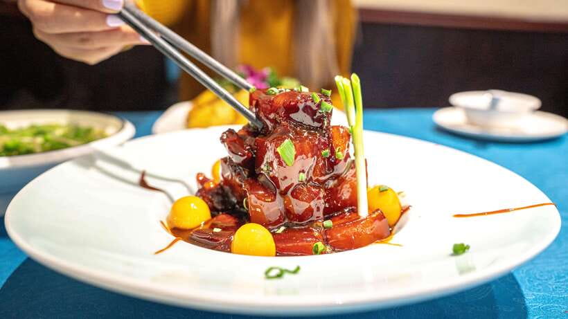 Shanghai: Evening Walking Food Tour - Key points at a glance