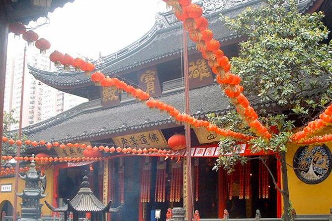 Shanghai Half Day Morning or Afternoon Sightseeing Tour - Jade Buddha Temple and the pearl gallery