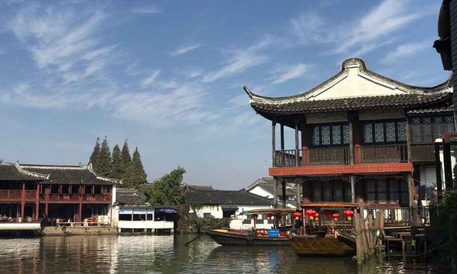Shanghai Highlights and Zhujiajiao Water Town Private Tour - The Bund gives you Shanghai in one sweeping view