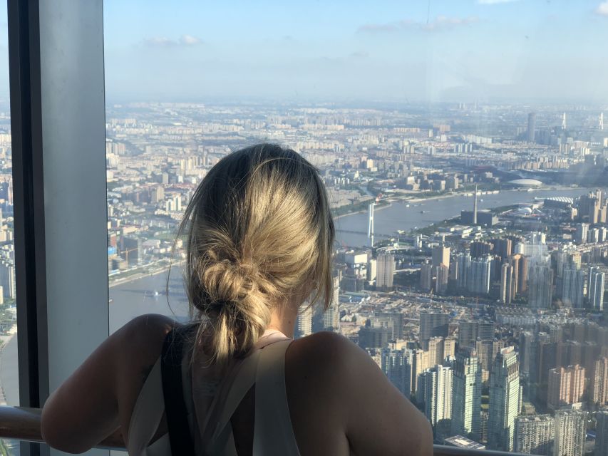 Shanghai in 5 Hours: River Cruise, Shanghai Tower & Dining - Shanghai-style lunch before the tower