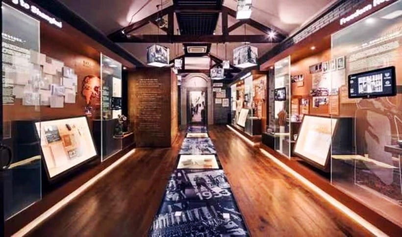 Shanghai: Jewish Ghetto and Shanghai Bund Private Tour - The Peace Hotel and the Bund