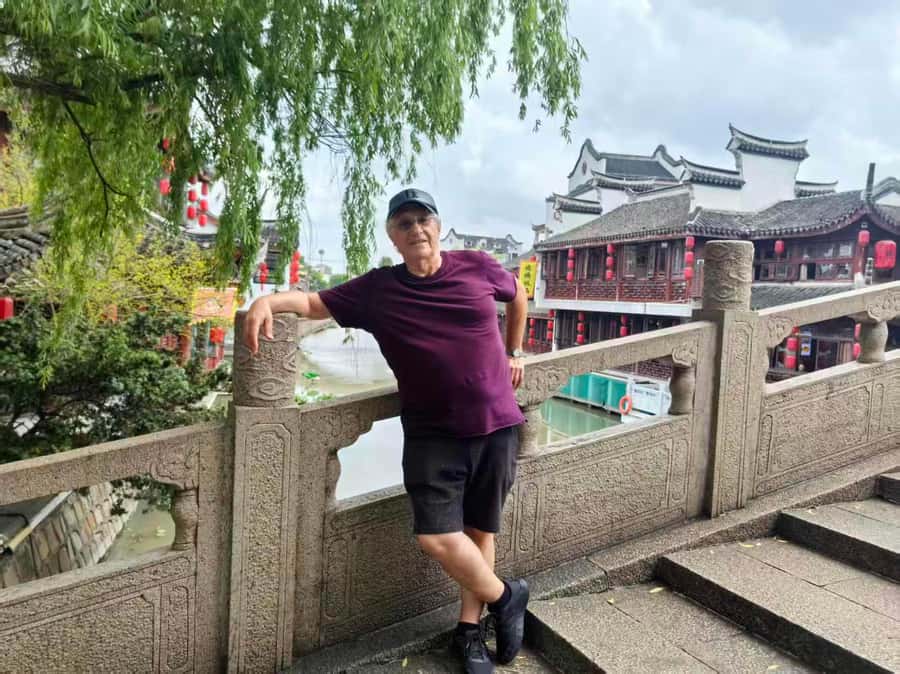 Shanghai Must-See and Foodie Test Bike Tour( Day & Night) - Crossing the old garden bridge toward The Bund
