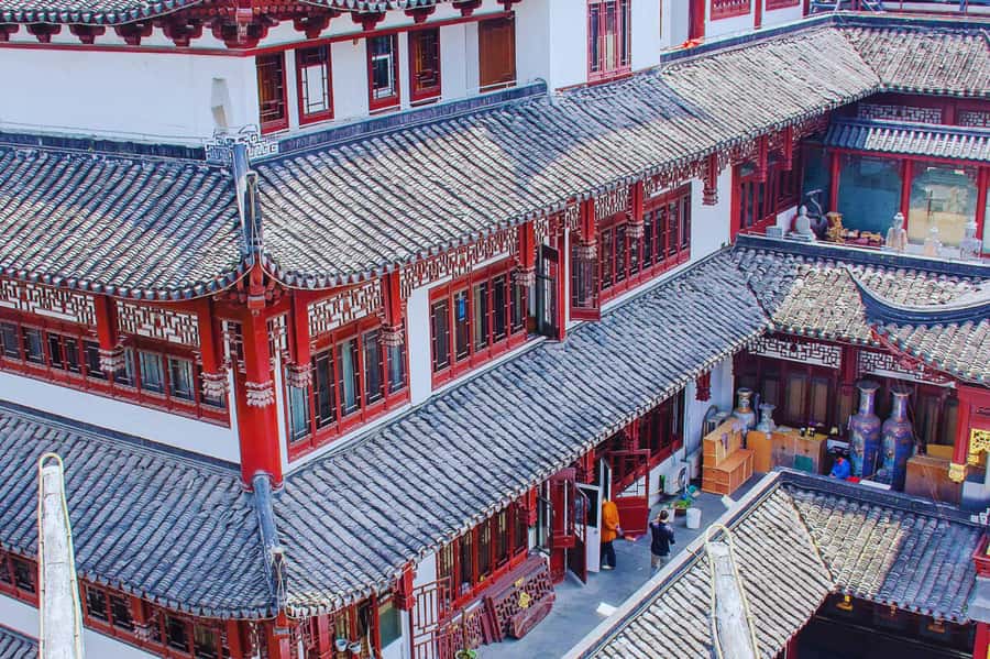 Shanghai：Old Town, Yu Garden, Zhujiajiao Water Town Bus Tour - Returning to Shanghai and reaching the Bund