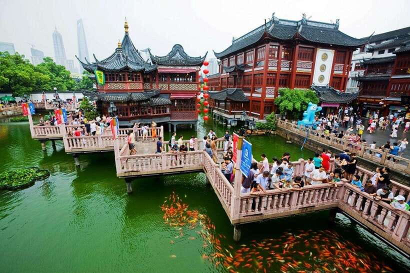 Shanghai One Day City Private Tour by German-Speaking Guide - Walking through Old Town and the Nine Zigzag Bridge