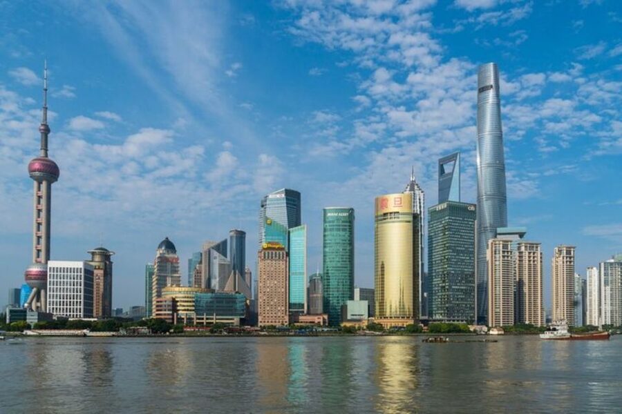 Shanghai: Private custom tour with a local guide - Choosing between two and eight hours