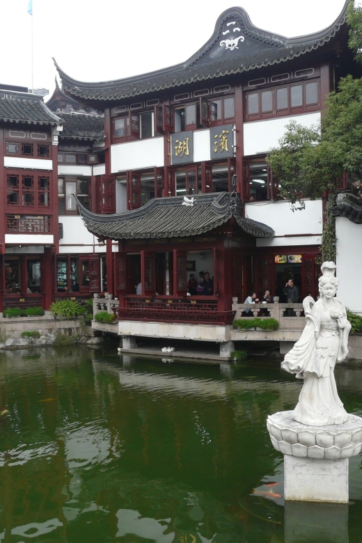 Shanghai: Private Walking Tour with a Local - The Bund and Yu Garden, when classic Shanghai belongs on your route