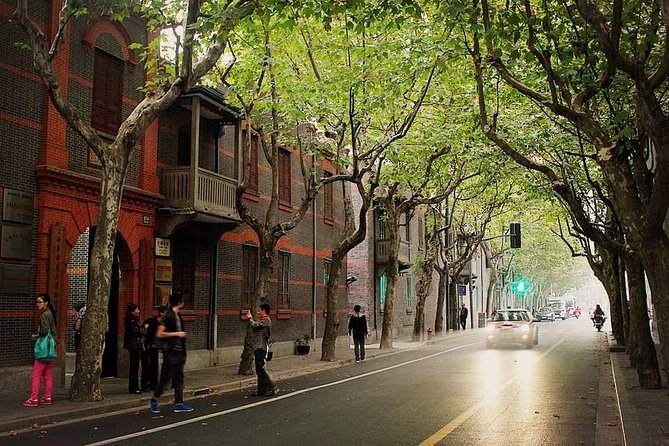 Shanghai Propaganda and History Walking Tour - Wonton soup and the everyday side of Shanghai