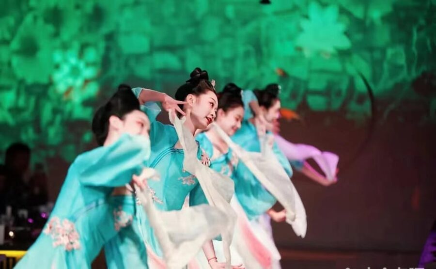 Shanghai: Royal Banquet with Chinese Cultural Performance - Practical advice for a smoother visit