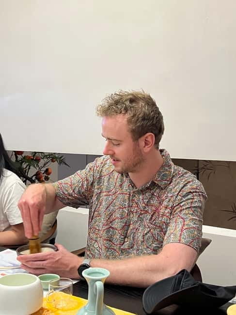 Shanghai: Song Dynasty Tea Ceremony Experience - A traditional setting made for quiet attention