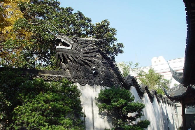 Shanghai: Yu Garden Admission Ticket - Entering Yu Garden through its digital ticket system