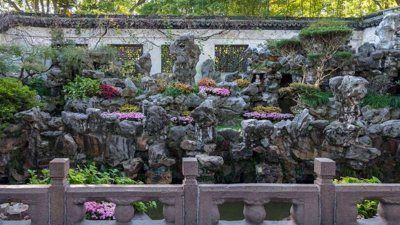 Shanghai: Yu Garden Entry Ticket with PDF Guidebook - What the self-guided format does well