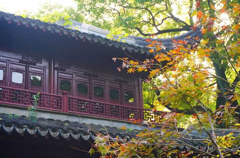 Shanghai: Yu Garden Ticket+Lantern Festival Entry combo - Why the old town setting adds value