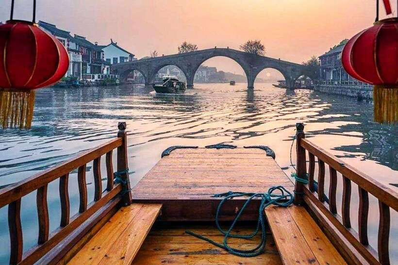 Shanghai: Zhujiajiao Private Tour w/ Boat Ride & Garden - How the guides shape the experience