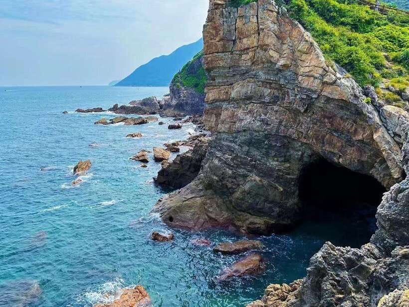 Shenzhen: Dapeng Peninsula Day Tour with Hotel Pickup - Judiaosha beach and the slower final hour