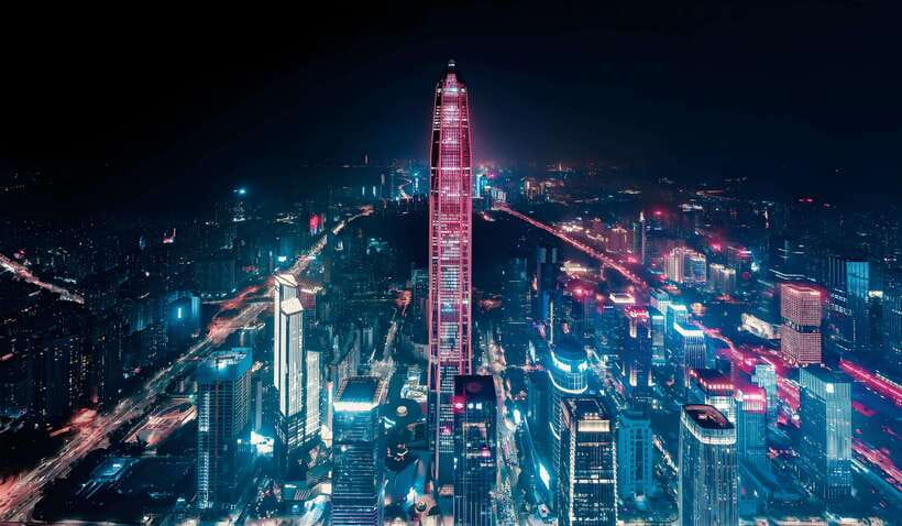 ShenZhen: Tallest Building with Luxury Meal on Highest Floor - Taking the elevator toward floor 118