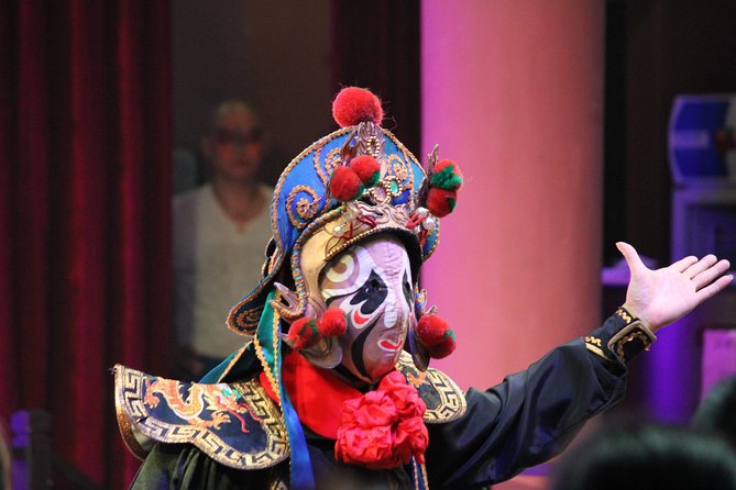 Skip the Line: Sichuan Opera Chengdu Ticket - Face-changing, the moment everyone waits for