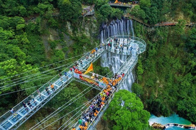 Skywalk Glass Bridge and Waterfall Ravine Half Day Private Tour - What the private guide adds