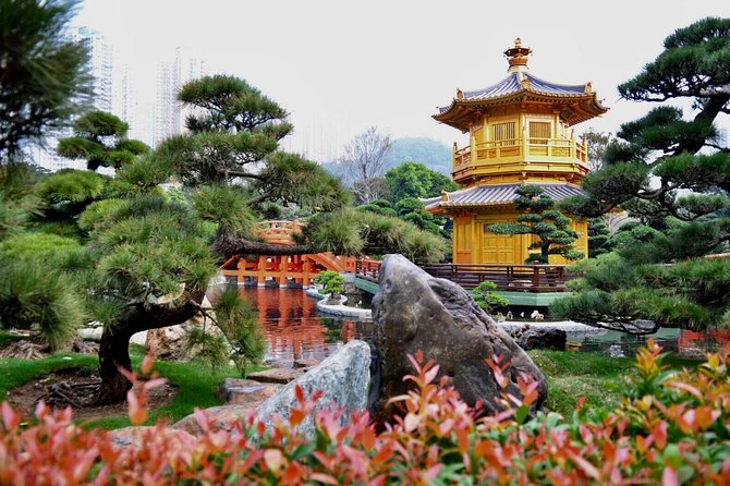 Small-Group Tour: Temples & Markets Discovering [PROMOTION] - Wong Tai Sin Temple and the sound of worship