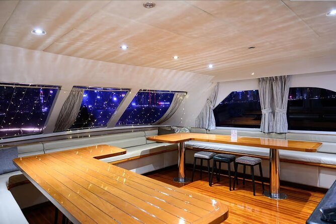 STARLIGHT: Victoria Harbour Night Yacht Tour - The Symphony of Lights: Keep Expectations Sensible