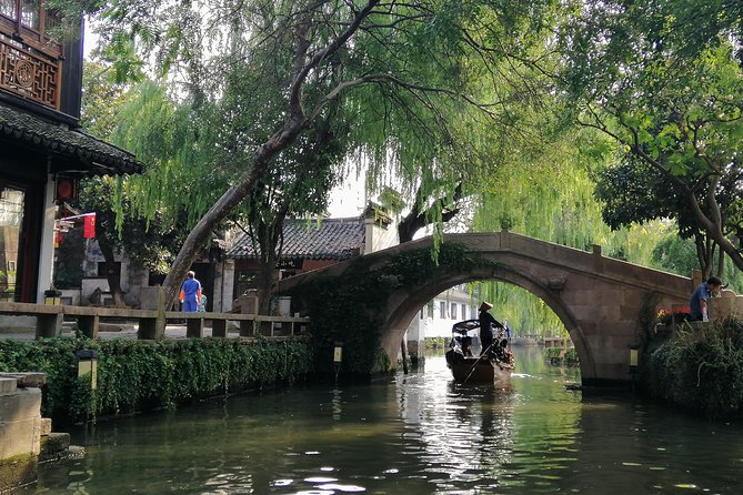 Suzhou and Zhouzhuang Water Village Private Day Tour with Lunch - Lunch with local guidance