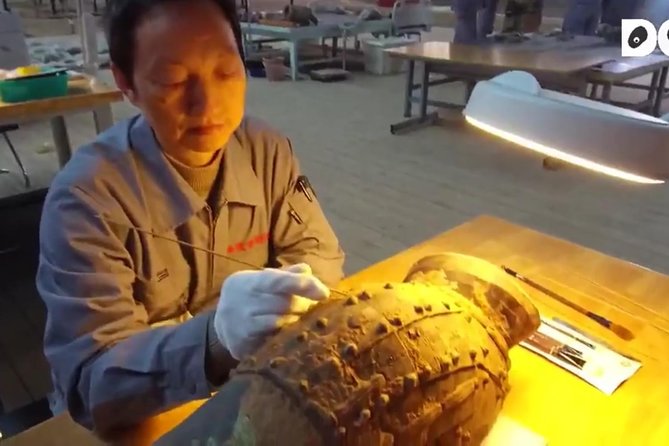 Terracotta Warriors, City Wall and Muslim Food Street - Why this private Xi’an day works well