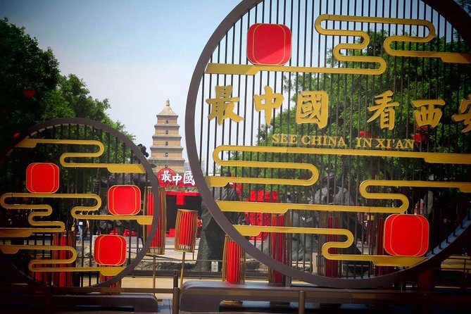 Three Day Xi'an Adventure private Tour with Mt.Hua - Day 1: Terracotta soldiers, cave homes, and the City Wall