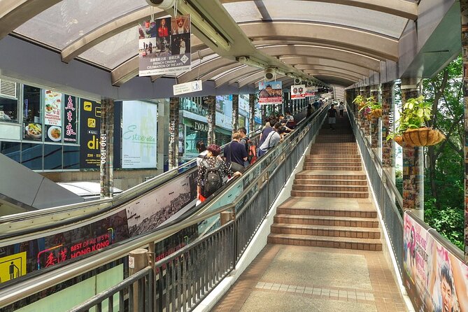 Top-Rated Hong Kong Tour: Peak Tram, Dim Sum & Cultural Sights - Walking through Old Town Central